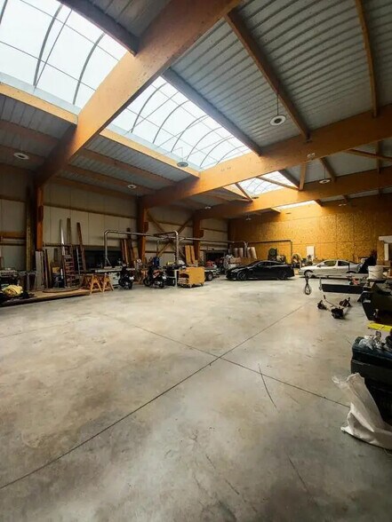 Flex in Argences for lease - Interior Photo - Image 2 of 4