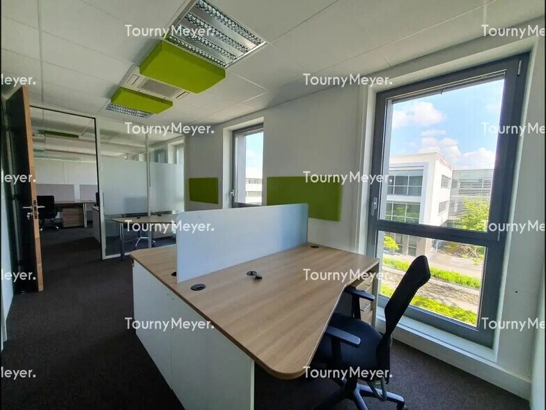 Office in Saint-Herblain for lease - Interior Photo - Image 2 of 10