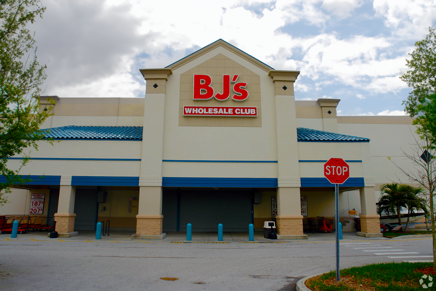 4403-4697 Millenia Plaza Way, Orlando, FL for lease - Building Photo - Image 1 of 10