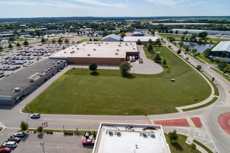 2020 Morse St, Janesville, WI for sale - Building Photo - Image 3 of 4