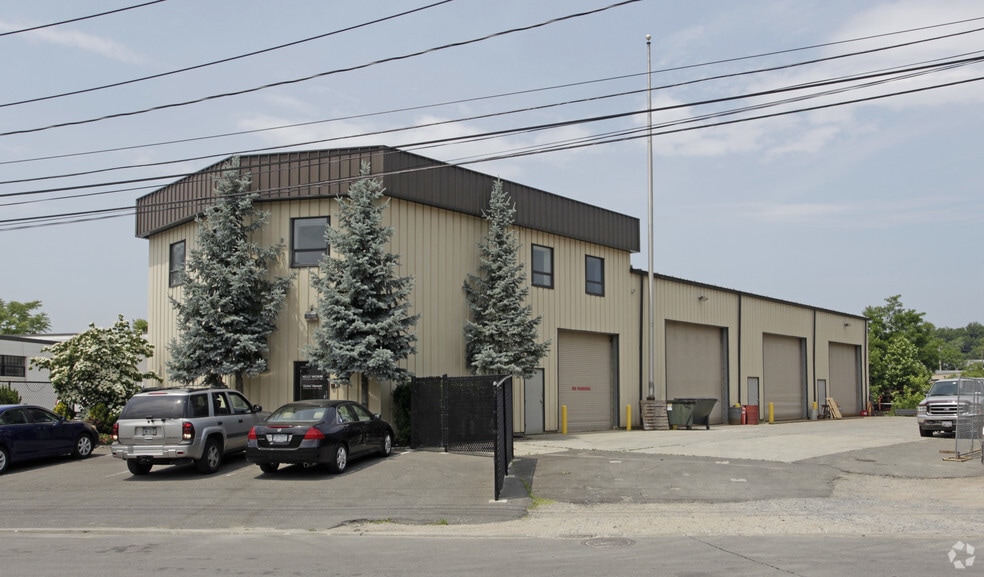 2 Park Pl, Glen Cove, NY for sale - Primary Photo - Image 1 of 1