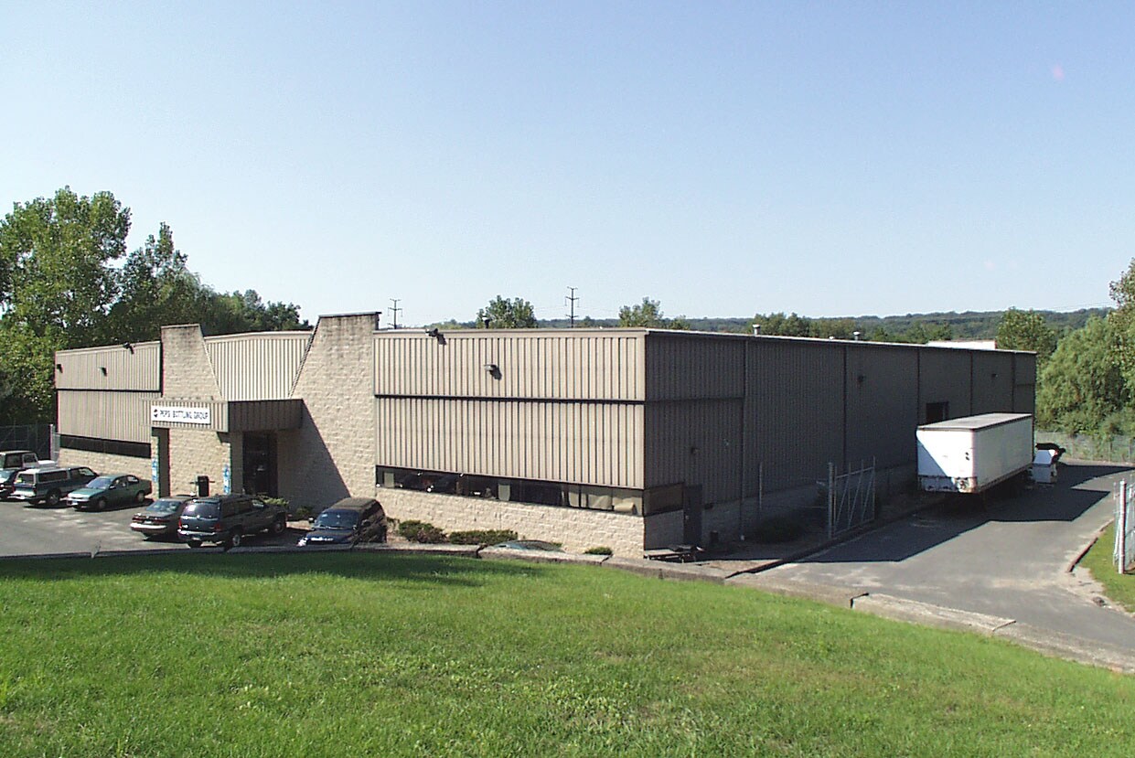 30 Pocono Rd, Brookfield, CT for sale Building Photo- Image 1 of 1