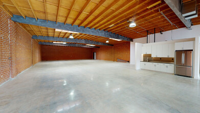 2222 Cotner Ave, Los Angeles, CA for lease Interior Photo- Image 2 of 9