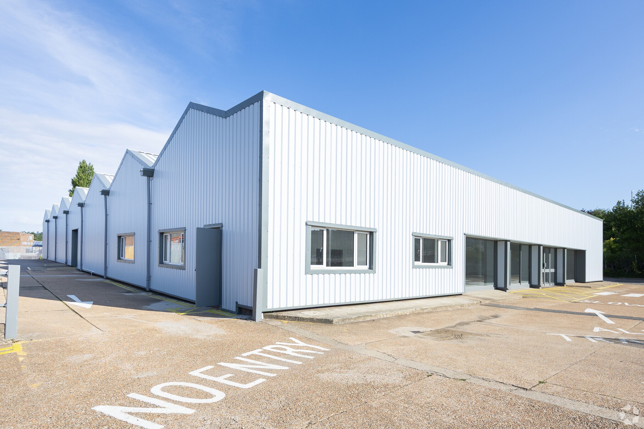 1 Carlton Rd, Ashford for lease Primary Photo- Image 1 of 14