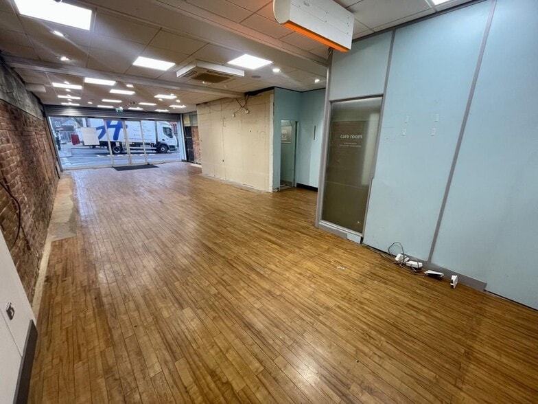 41-42 Pyle St, Newport for lease - Building Photo - Image 3 of 8