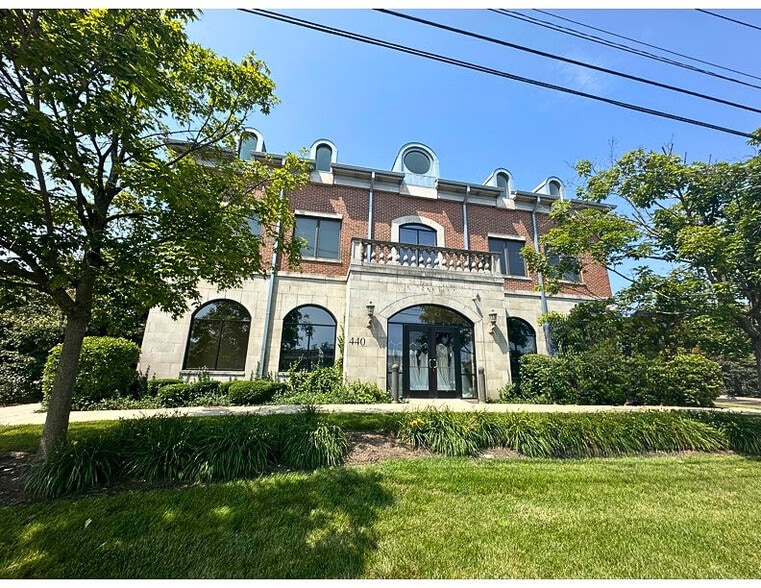 440-442 Milwaukee Ave, Lincolnshire, IL for lease - Building Photo - Image 2 of 13
