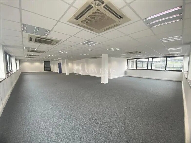 Office in Bagnolet for lease - Interior Photo - Image 1 of 7
