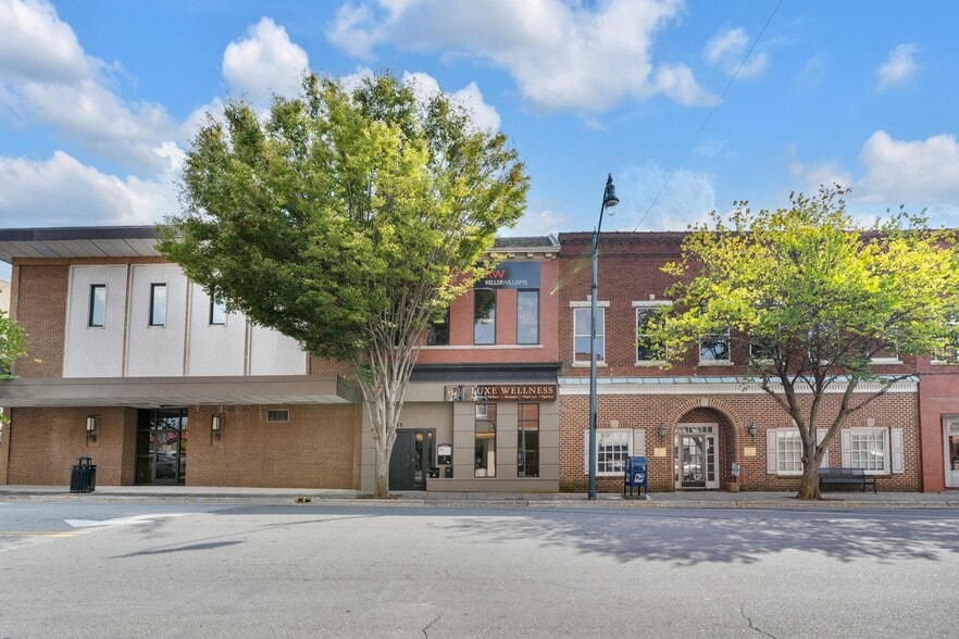 111 Sunset Ave, Asheboro, NC for sale - Building Photo - Image 2 of 40