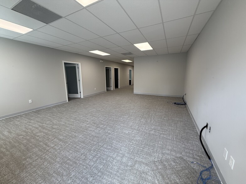 126 Integra Breeze Ln, Daytona Beach, FL for lease - Interior Photo - Image 2 of 8