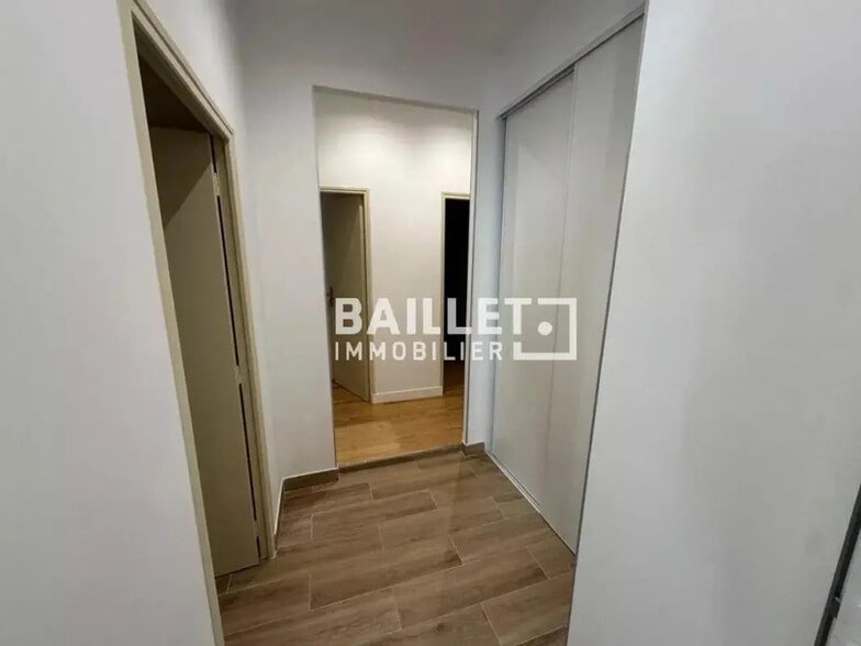 Office in Nice for lease - Building Photo - Image 3 of 18