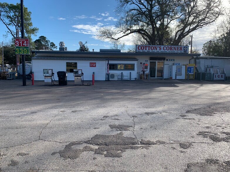 11451 County Road 4117, Frankston, TX 75763