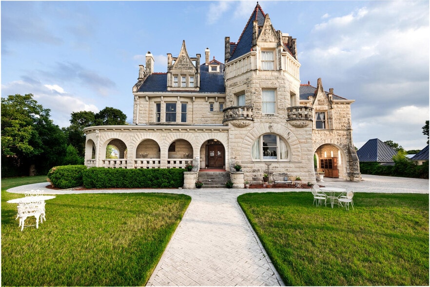 950 E Grayson St, San Antonio, TX for sale - Building Photo - Image 2 of 31