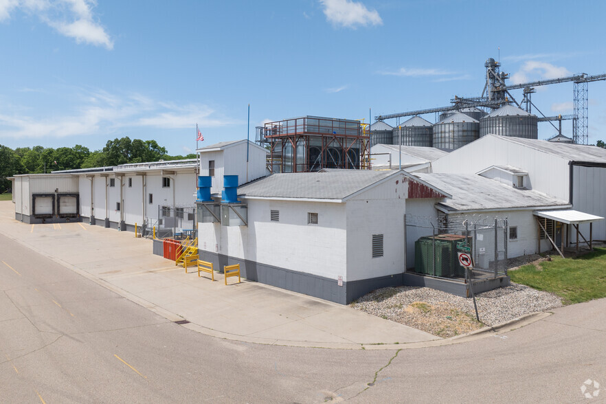 101 W Bronson St, Decatur, MI for sale - Building Photo - Image 3 of 7