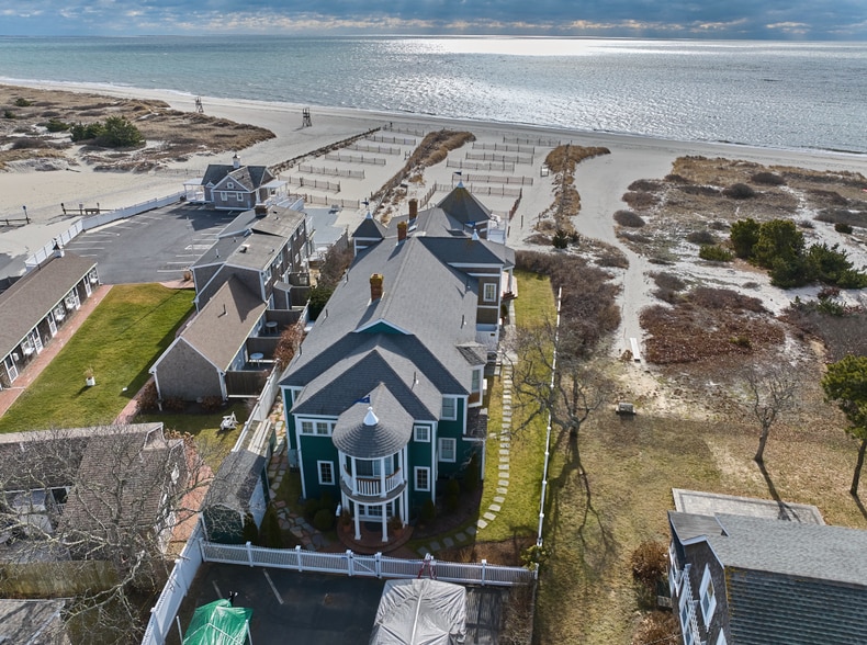 4 Braddock Ln, Harwich Port, MA for sale - Primary Photo - Image 1 of 1