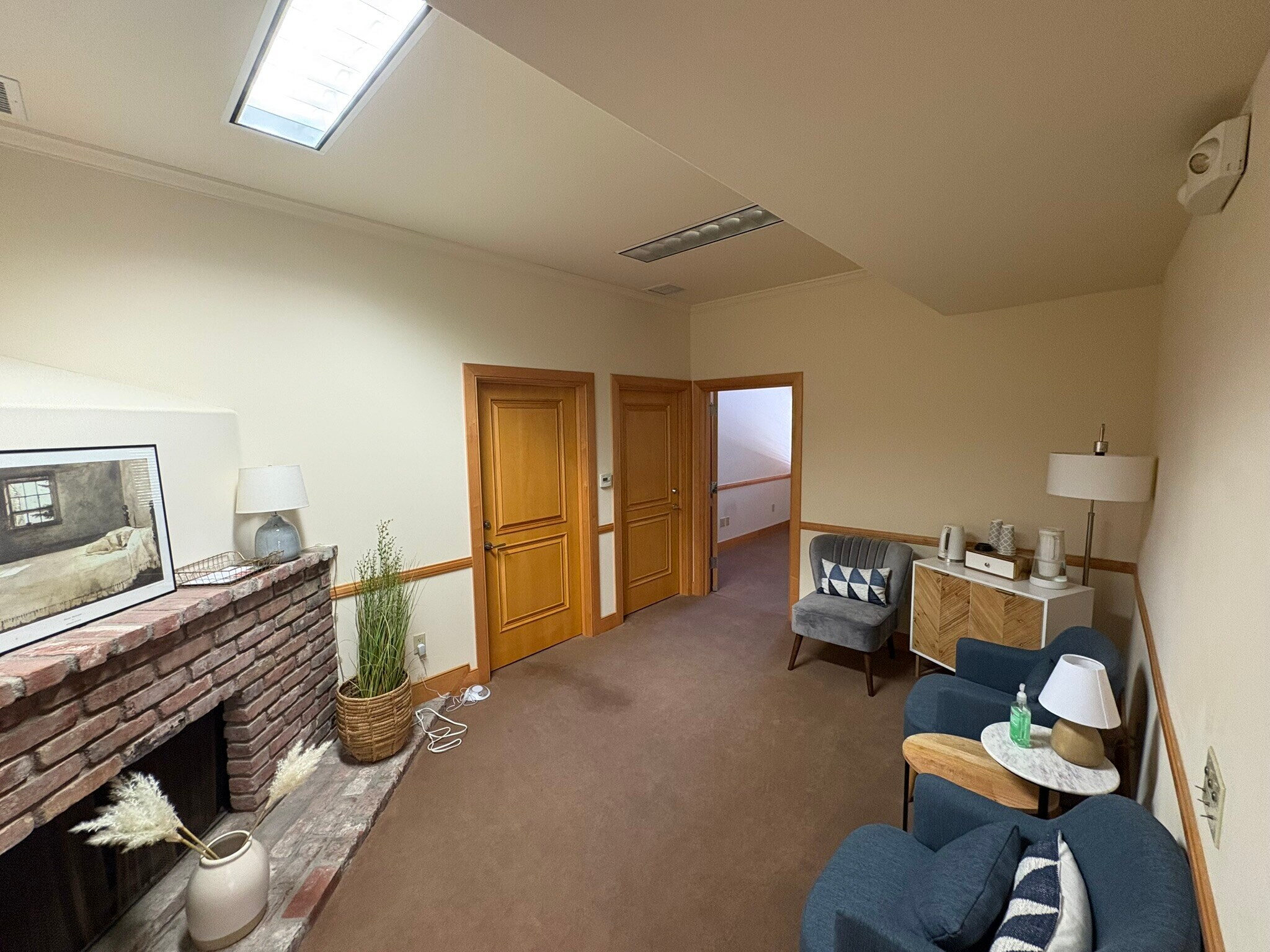 1554 S Sepulveda Blvd, Los Angeles, CA for lease Interior Photo- Image 1 of 3