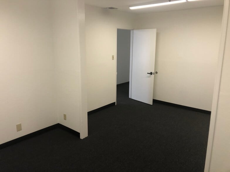 9854 Baldwin Pl, El Monte, CA for lease - Interior Photo - Image 3 of 7