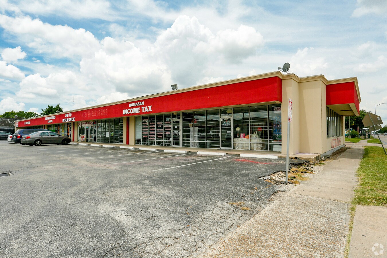 5701 Bellaire Blvd, Houston, TX, 77081 Retail Space For Lease