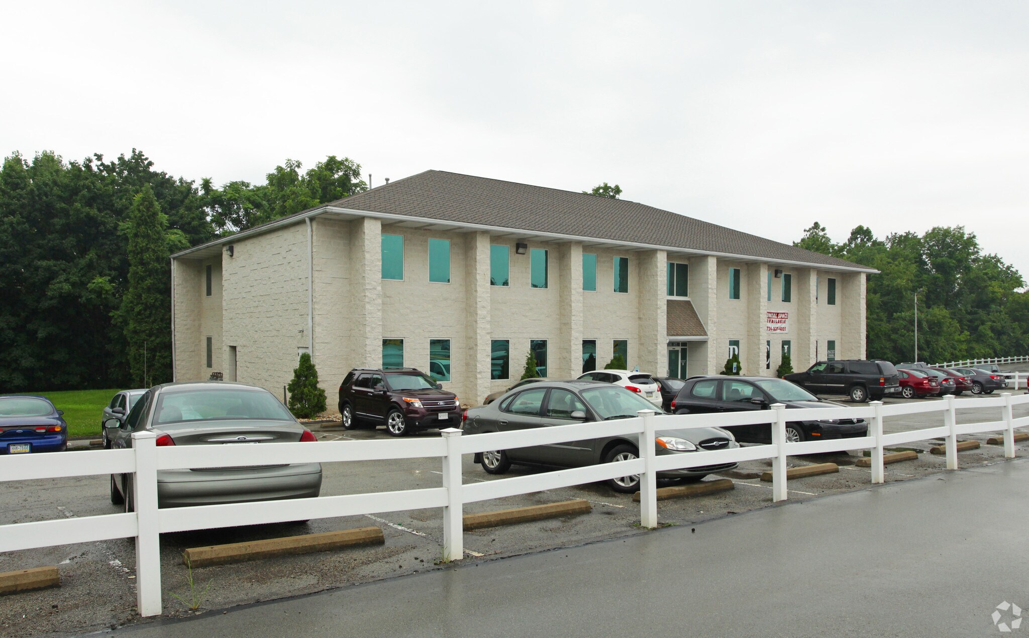 766 E Pittsburgh St, Greensburg, PA for lease Primary Photo- Image 1 of 3