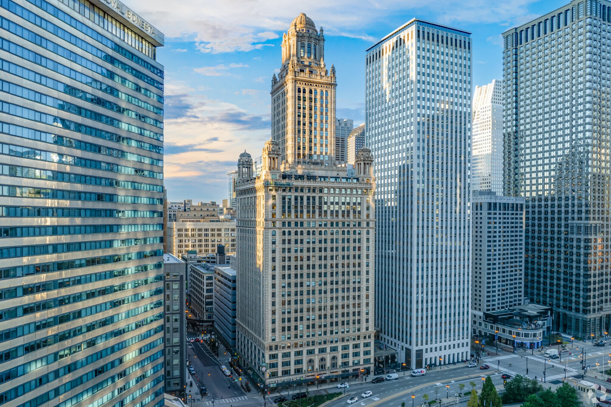 35 E Wacker Dr, Chicago, IL for lease Primary Photo- Image 1 of 18