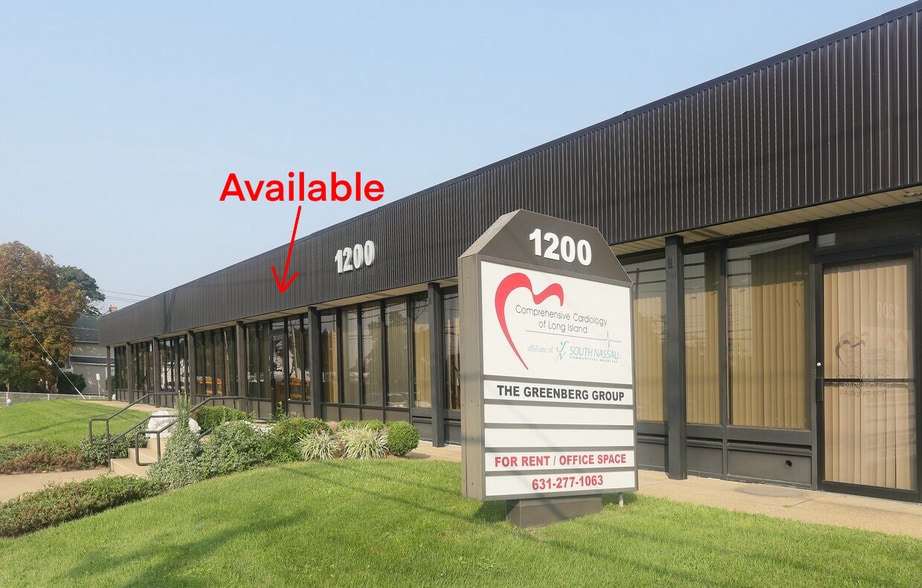 1200 W Broadway, Hewlett, NY for lease - Building Photo - Image 2 of 4