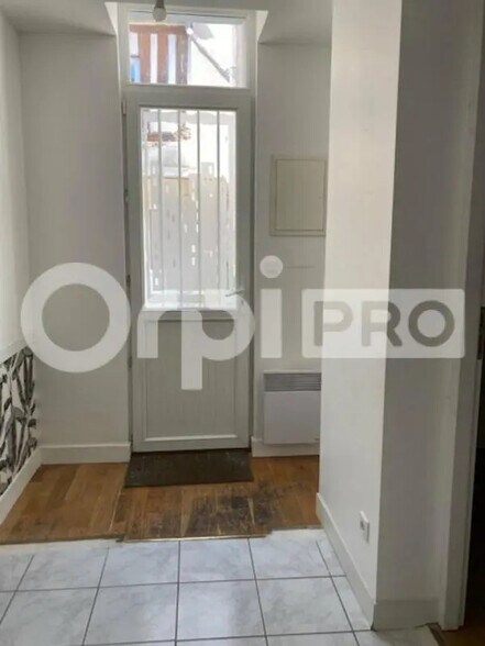 Office in Orléans for lease - Interior Photo - Image 3 of 5