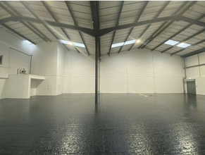 4-14 Lambhill Quadrant, Glasgow for lease Interior Photo- Image 2 of 6