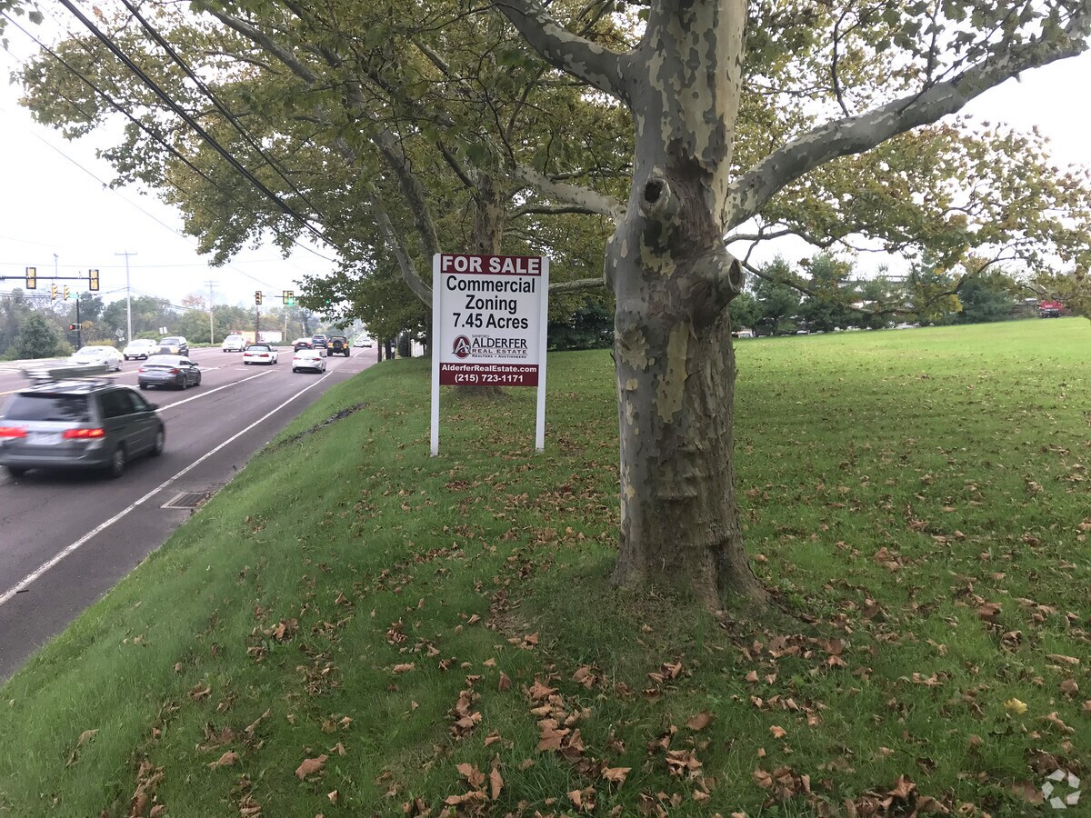 2011 Bethlehem Pike, Hatfield, PA 19440