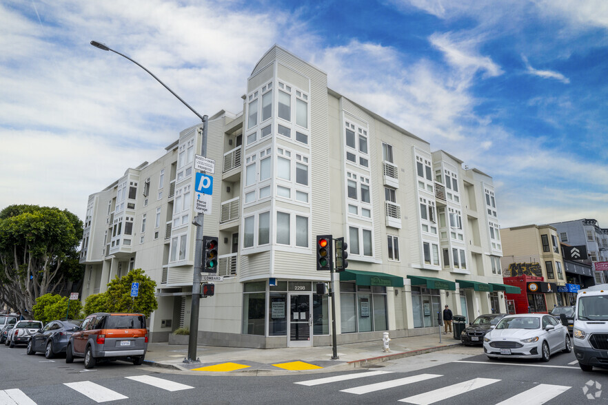 2288-2298 Lombard St, San Francisco, CA for lease - Building Photo - Image 2 of 9