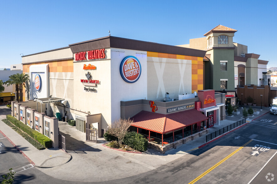 9301 Tampa Ave, Northridge, CA for lease - Building Photo - Image 1 of 7