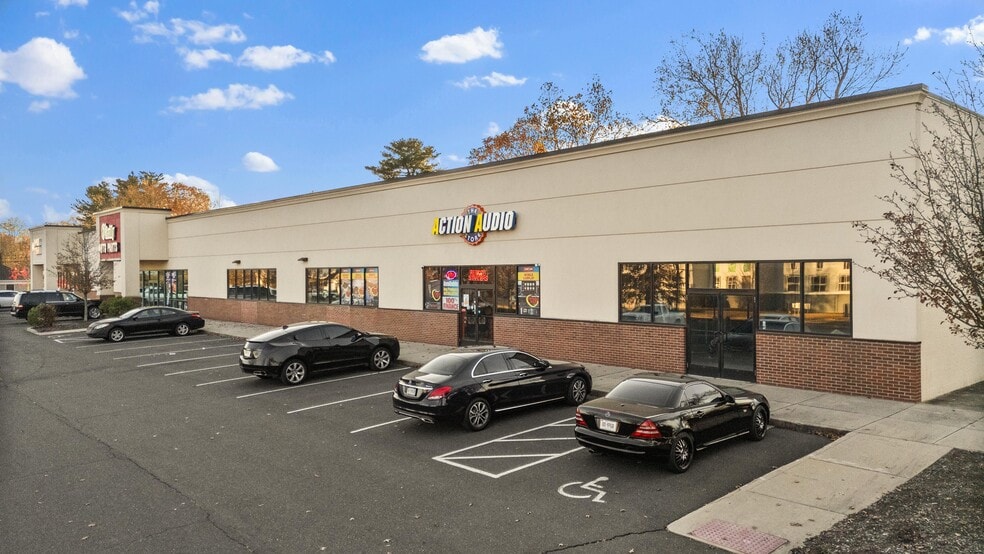 103-125 Silas Deane Hwy, Wethersfield, CT for lease - Building Photo - Image 2 of 4