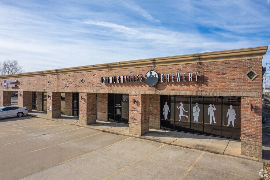 105 Sherman Way, Nixa, MO for sale - Building Photo - Image 1 of 1