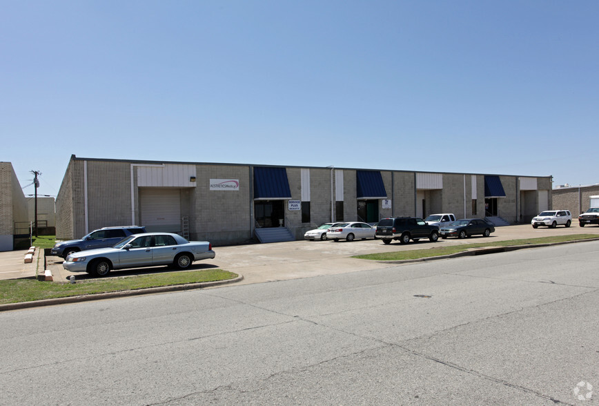 3234-3238 Towerwood Dr, Farmers Branch, TX for lease - Building Photo - Image 2 of 7