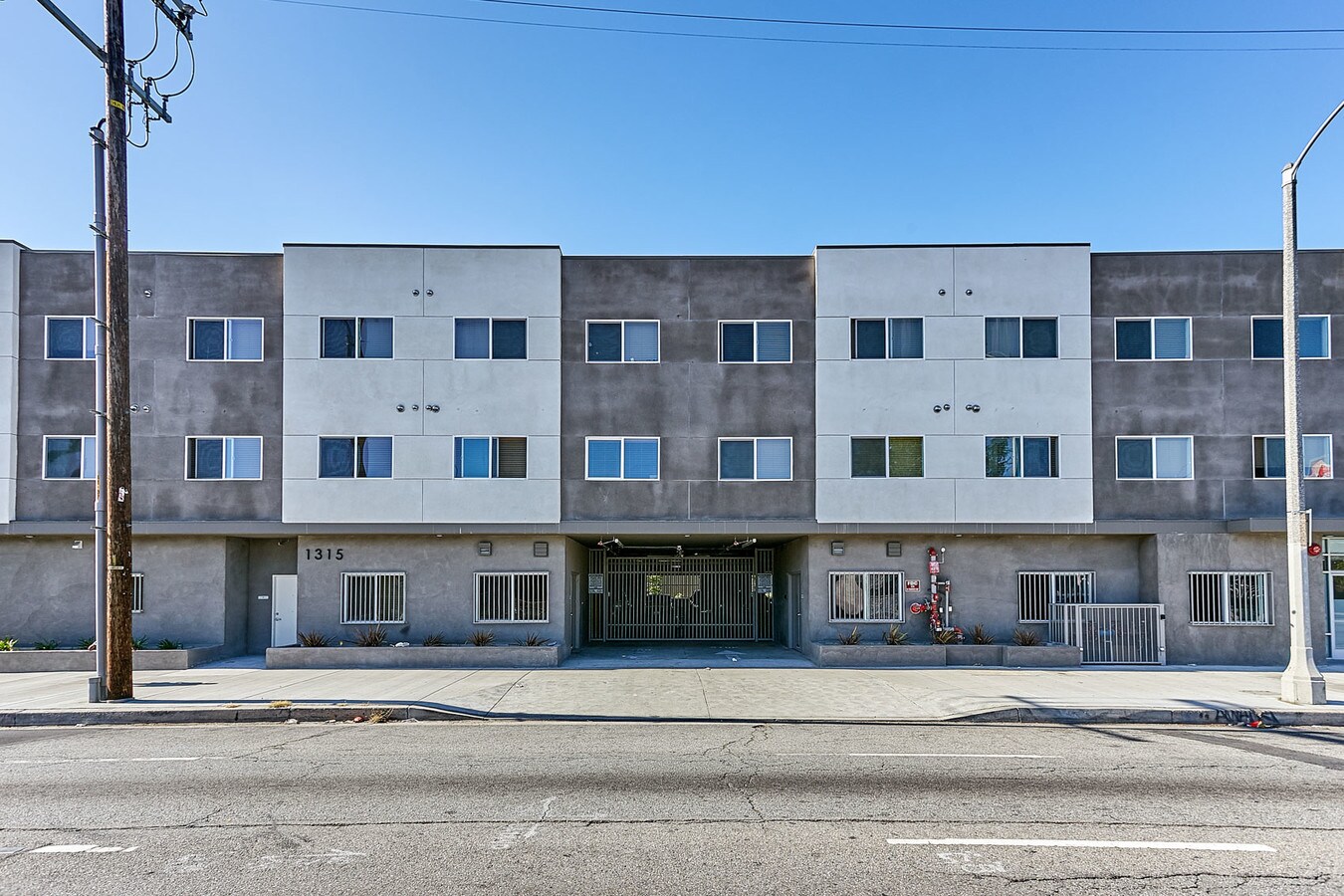 1315 W Florence Ave, Los Angeles, CA 90044 | LoopNet