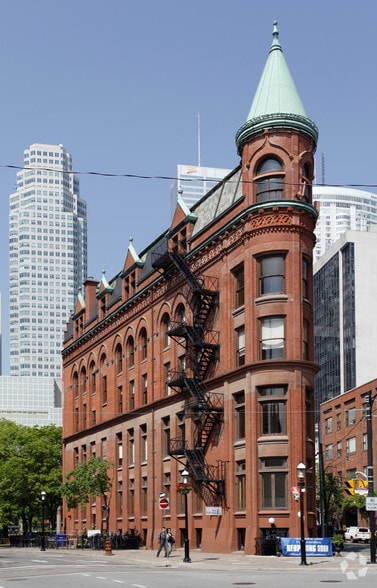 49 Wellington St E, Toronto, ON for lease - Building Photo - Image 2 of 3