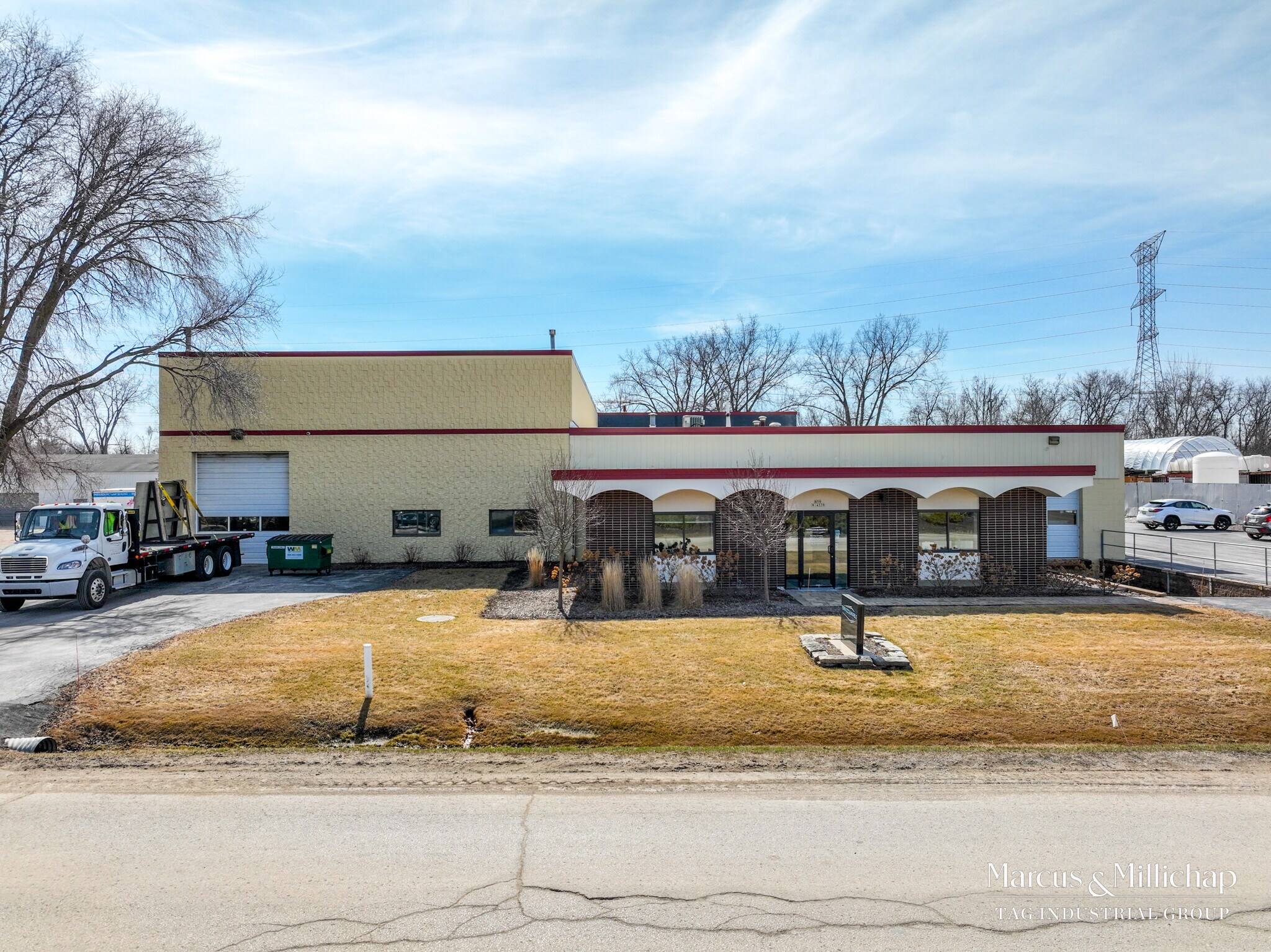 N59W14339 Bobolink Ave, Menomonee Falls, WI for sale Building Photo- Image 1 of 9