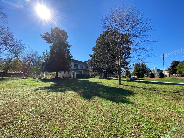 10715 Shopton Rd W, Charlotte, NC for sale - Building Photo - Image 2 of 27