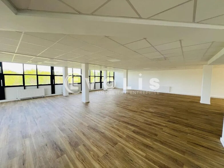 Office in Champigny-sur-Marne for lease - Interior Photo - Image 3 of 10