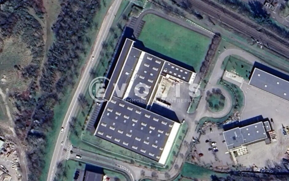 Flex in Villefontaine for lease - Building Photo - Image 1 of 20