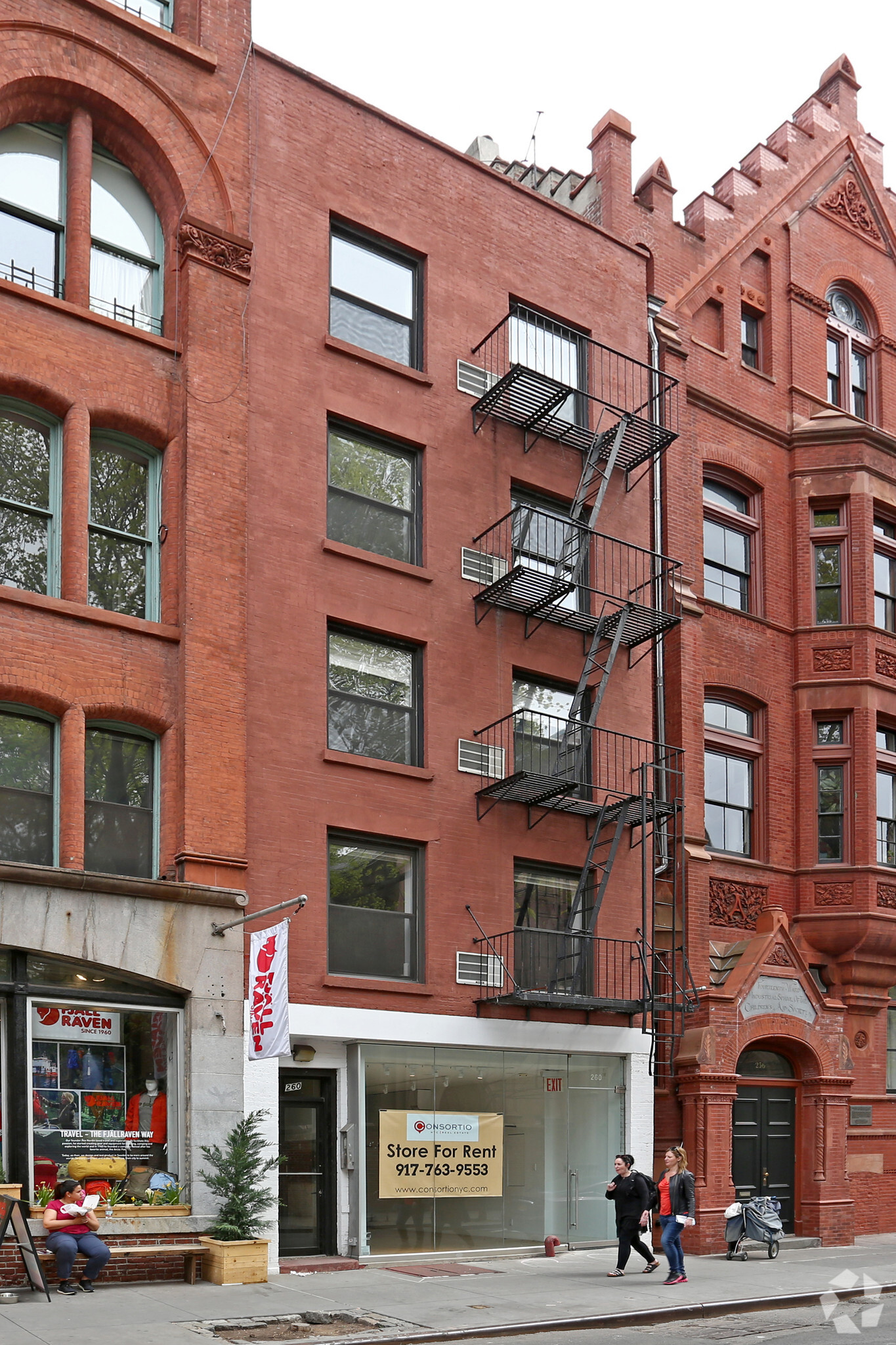 260 Mott St, New York, NY for lease Primary Photo- Image 1 of 21