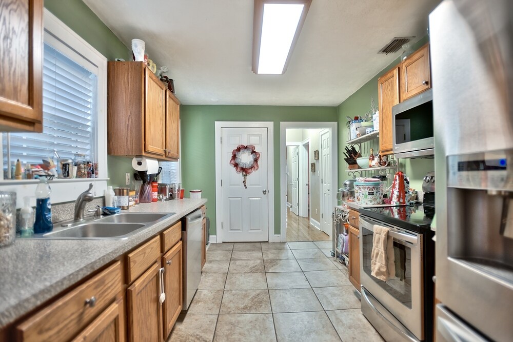 1610 Bellevue Way, Tallahassee, FL 32304