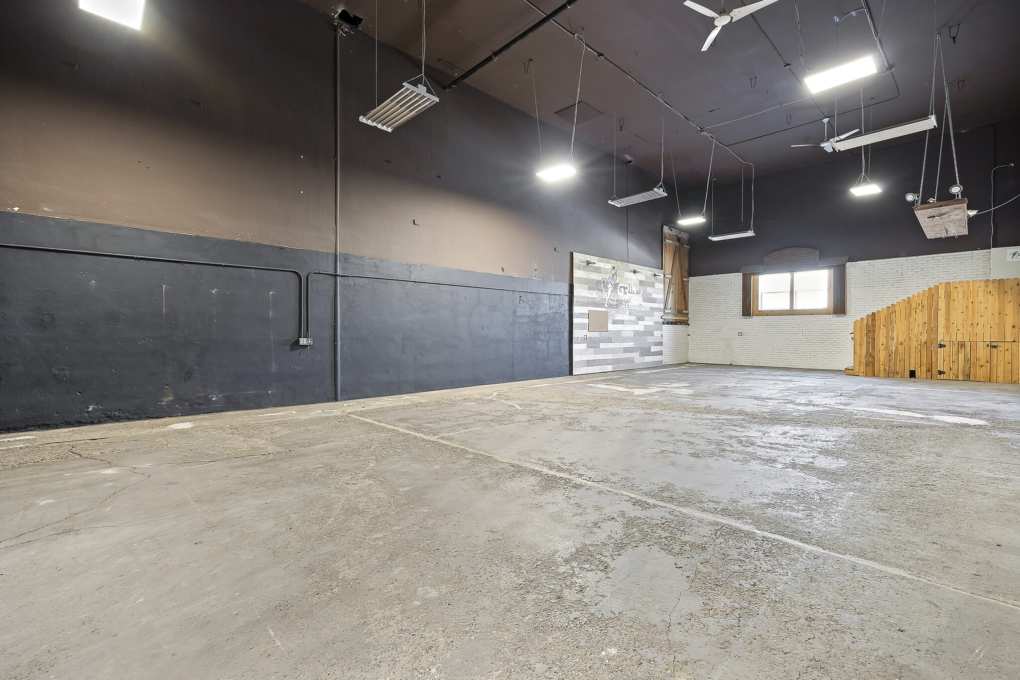 702 Fairfield St W, Twin Falls, ID for lease Interior Photo- Image 1 of 3