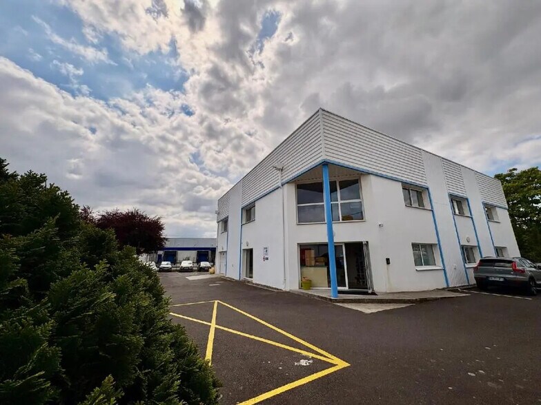 Office in Nantes for lease - Building Photo - Image 2 of 36