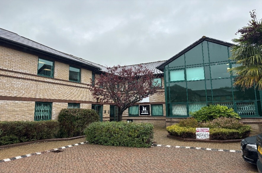 3-6 Hortons Way, Westerham for lease - Primary Photo - Image 1 of 4