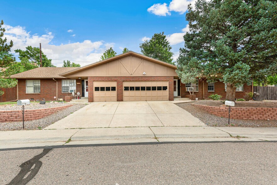 10685-10695 12th Pl, Lakewood, CO for sale - Primary Photo - Image 1 of 38