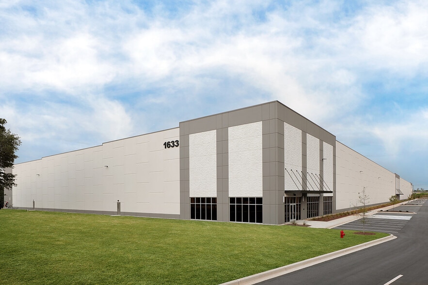 1500 Perimeter Rd, Greenville, SC for lease - Building Photo - Image 3 of 8