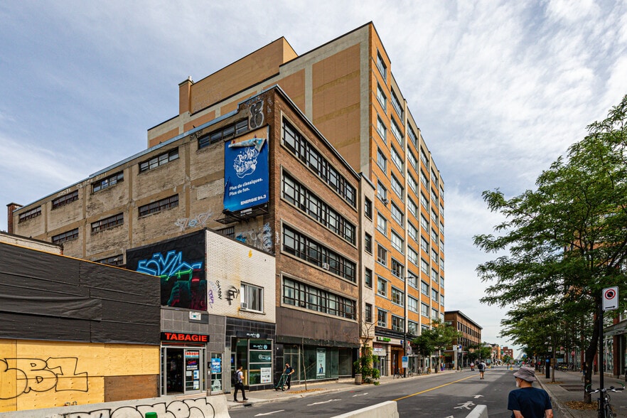 51-69 Av du Mont-Royal O, Montréal, QC for lease - Building Photo - Image 2 of 16