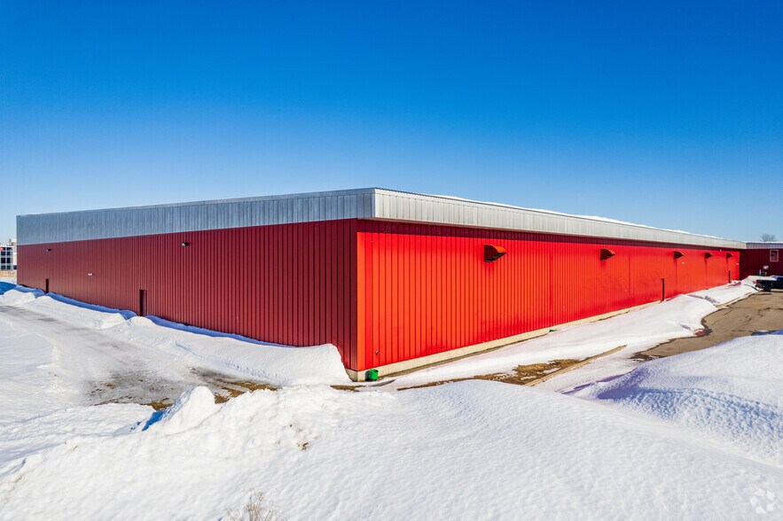 35 Rue Saint-Jean-Baptiste O, Rigaud, QC for lease - Building Photo - Image 3 of 5
