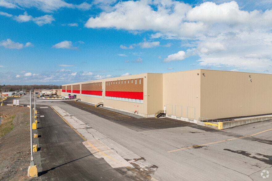 6600 New Venture Gear Dr, East Syracuse, NY for lease - Primary Photo - Image 1 of 21