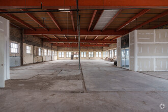 499 E Erie Ave, Philadelphia, PA for lease Interior Photo- Image 2 of 7