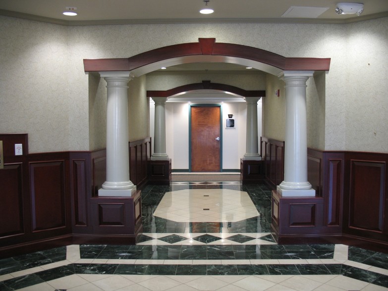 8200 Bryan Dairy Rd, Largo, FL for lease - Lobby - Image 3 of 7